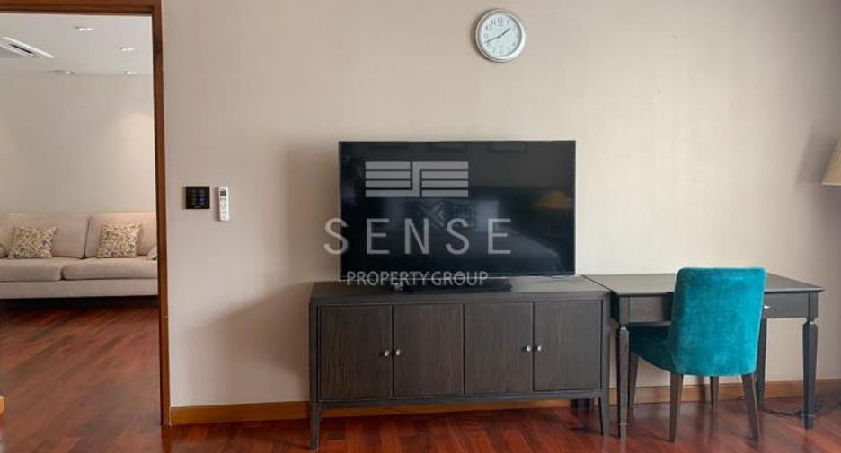 For rent 3 bedrooms condo in Khlong Toei, Bangkok