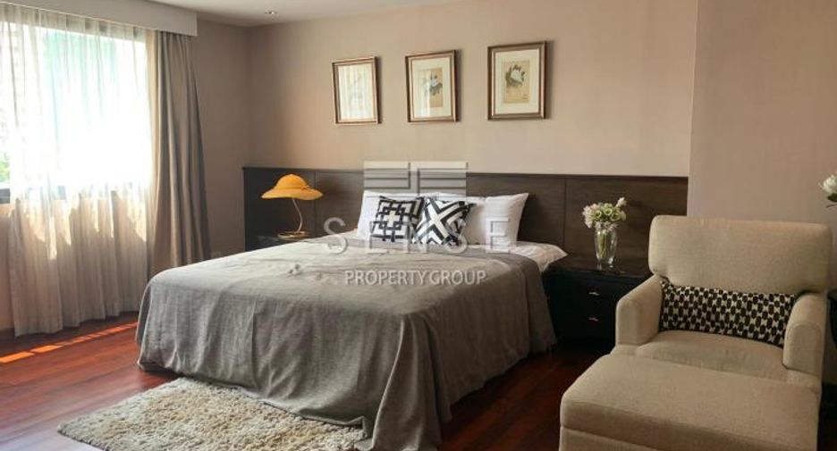 For rent 3 bedrooms condo in Khlong Toei, Bangkok