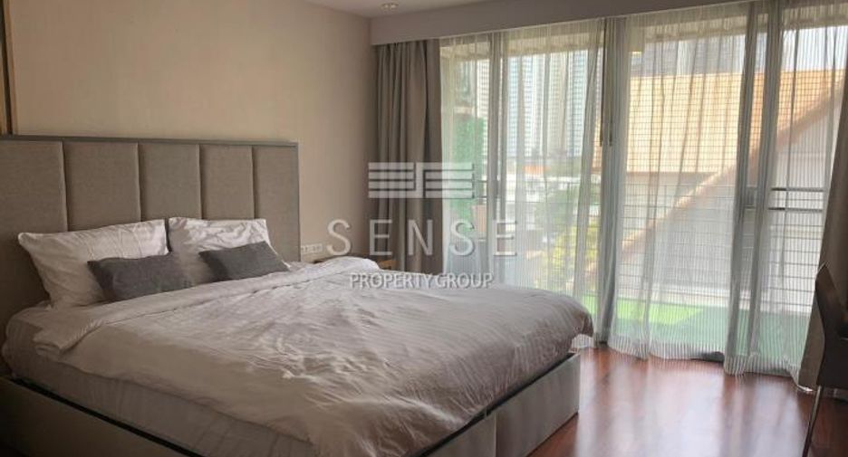 For rent 3 bedrooms condo in Khlong Toei, Bangkok