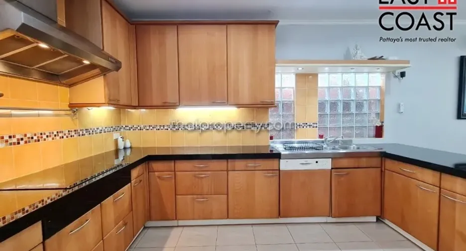 For sale 5 bedrooms house in Bang Lamung, Chonburi