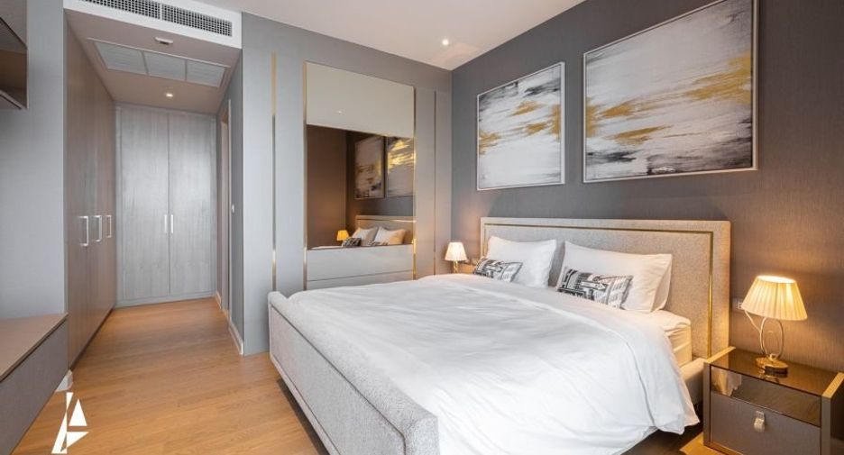For sale 3 bedrooms condo in Khlong San, Bangkok