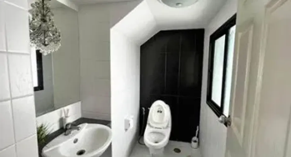 For rent 3 Beds townhouse in Lat Phrao, Bangkok