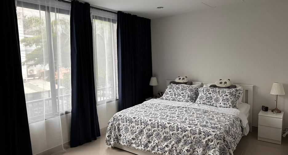 For rent 3 Beds townhouse in Lat Phrao, Bangkok
