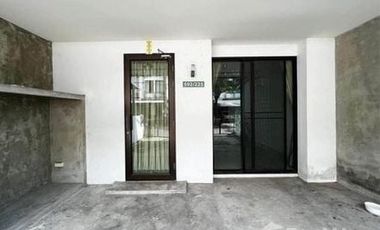 For rent 3 Beds townhouse in Lat Phrao, Bangkok