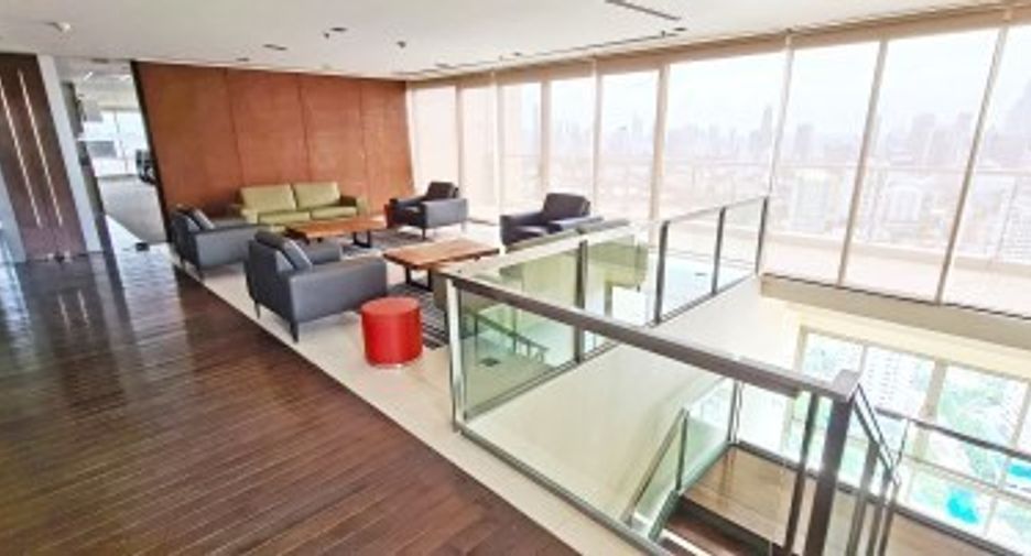À vendre 2 chambres condo à Khlong Toei, Bangkok