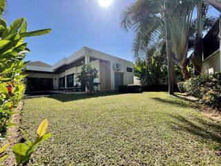 For rent 3 bedrooms villa in Mueang Phuket, Phuket