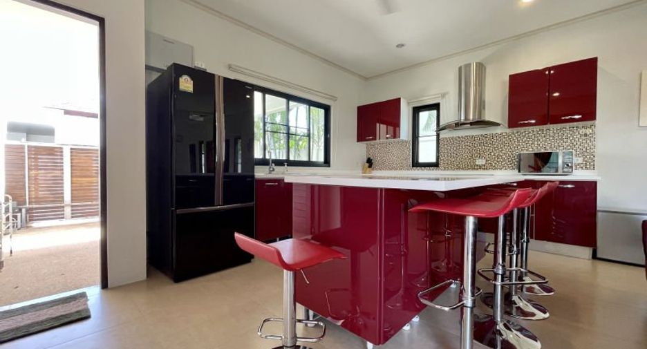 Villa en alquiler de 3 habitaciones en Mueang Phuket, Phuket