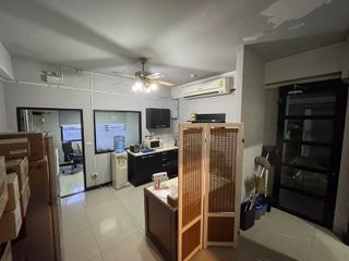 For rent 1 bed office in Khlong Toei, Bangkok