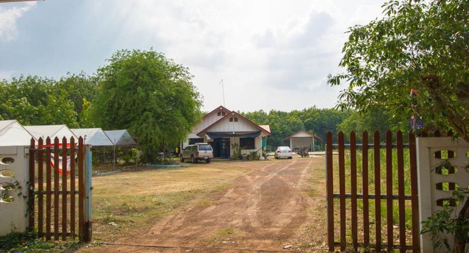 For sale 2 bedrooms retail Space in Si Rattana, Sisaket