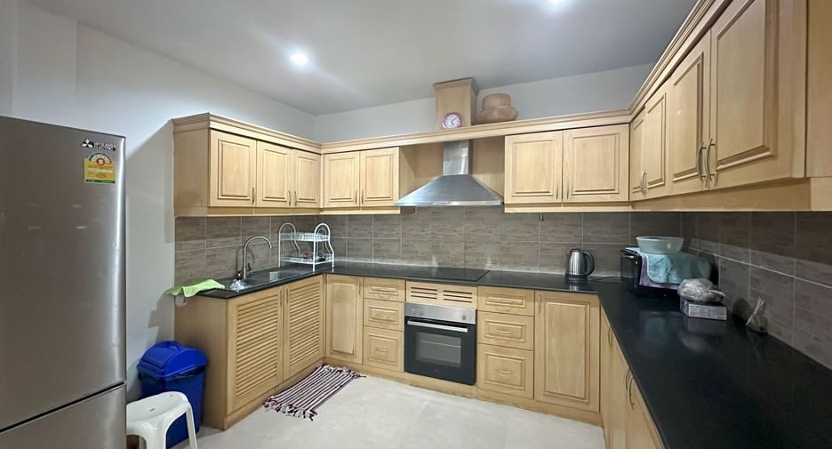 For sale 4 bed house in Bang Lamung, Chonburi