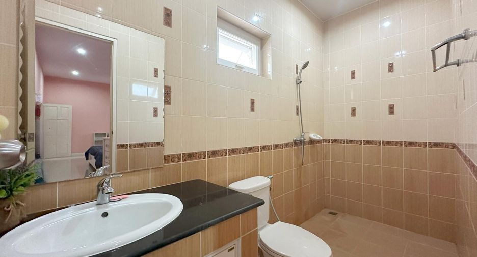 For sale 4 bed house in Bang Lamung, Chonburi