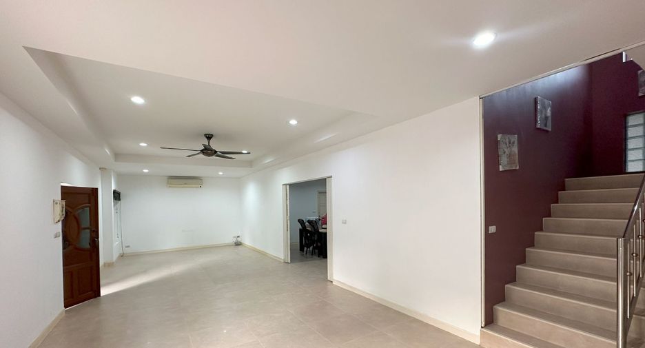 For sale 4 bed house in Bang Lamung, Chonburi