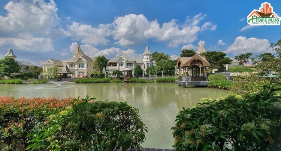 Haus zum Kauf mit 6 Zimmer in Lat Phrao, Bangkok