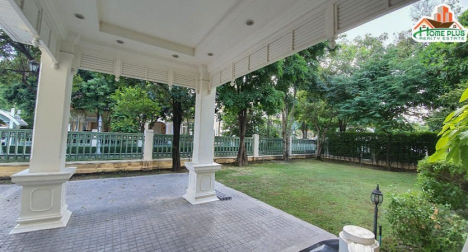 Haus zum Kauf mit 6 Zimmer in Lat Phrao, Bangkok