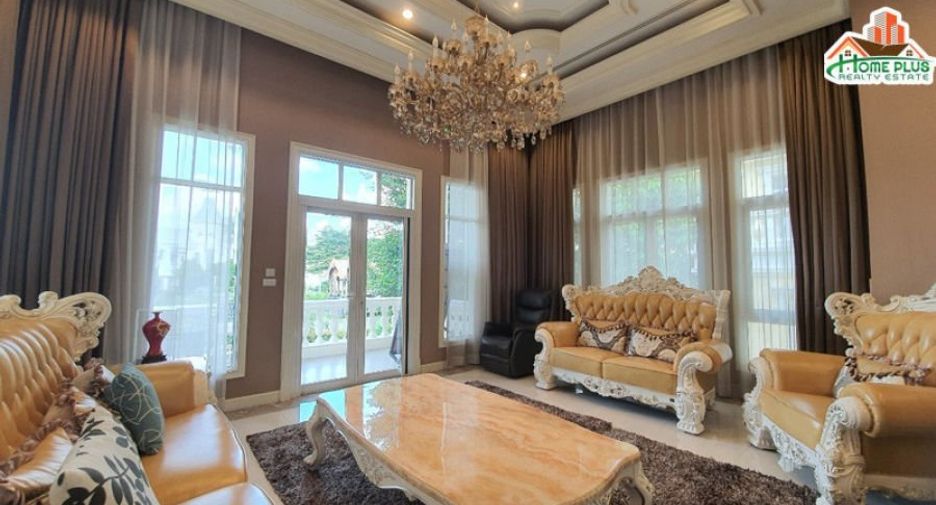 Haus zum Kauf mit 6 Zimmer in Lat Phrao, Bangkok