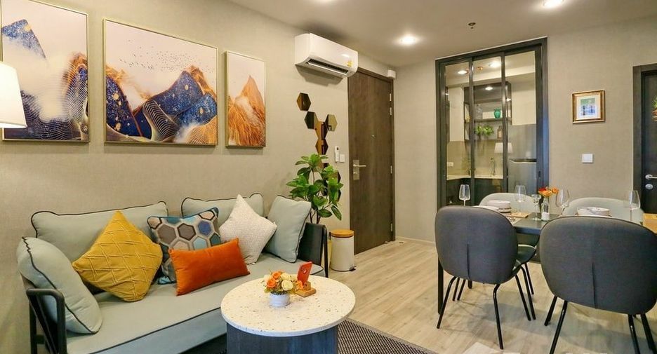 For rent 2 bed condo in Huai Khwang, Bangkok