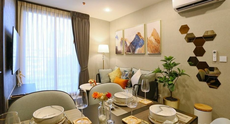 For rent 2 bed condo in Huai Khwang, Bangkok