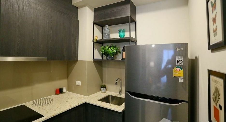 For rent 2 bed condo in Huai Khwang, Bangkok