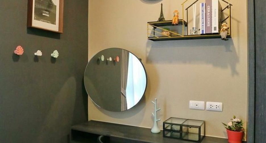 For rent 2 bed condo in Huai Khwang, Bangkok