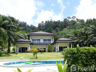 For sale 4 Beds villa in Ko Lanta, Krabi