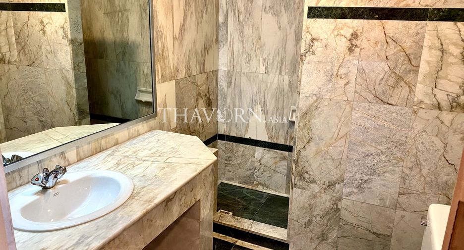 For sale 2 ベッドルーム condo in Sattahip, Chonburi