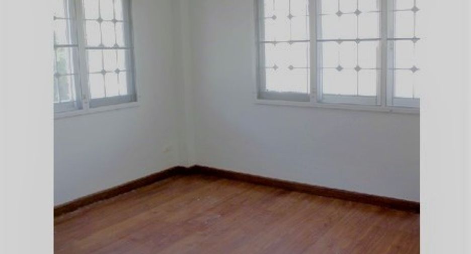 For sale 5 bedrooms house in Bang Phli, Samut Prakan