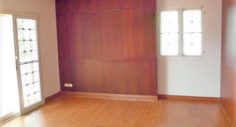 For sale 5 bedrooms house in Bang Phli, Samut Prakan