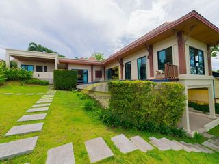 For rent and for sale 4 bedrooms villa in Mueang Phuket, Phuket