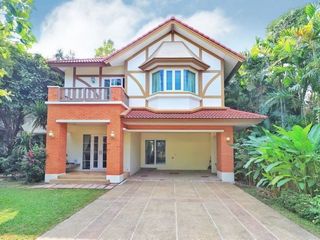 For sale 3 bedrooms house in Taling Chan, Bangkok