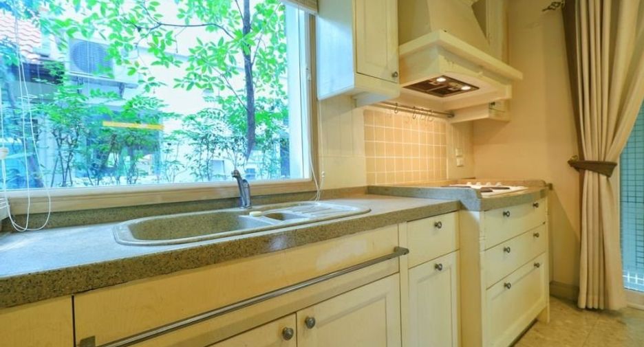 For sale 3 bedrooms house in Taling Chan, Bangkok