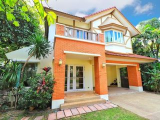 For sale 3 bedrooms house in Taling Chan, Bangkok