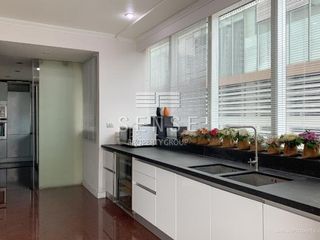 For rent 3 Beds condo in Khlong Toei, Bangkok