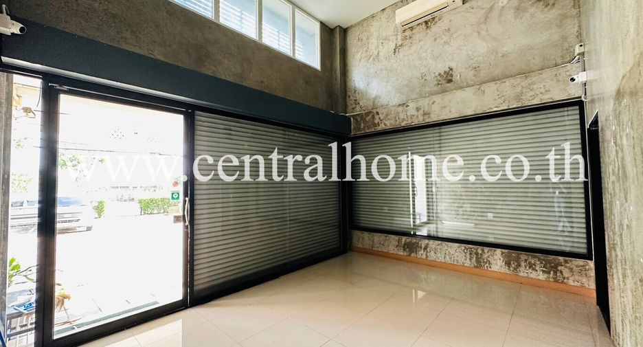 For sale 3 bed retail Space in Don Mueang, Bangkok