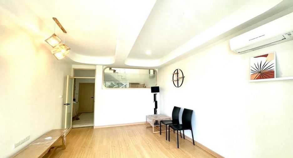 For rent 4 Beds townhouse in Khlong Toei, Bangkok