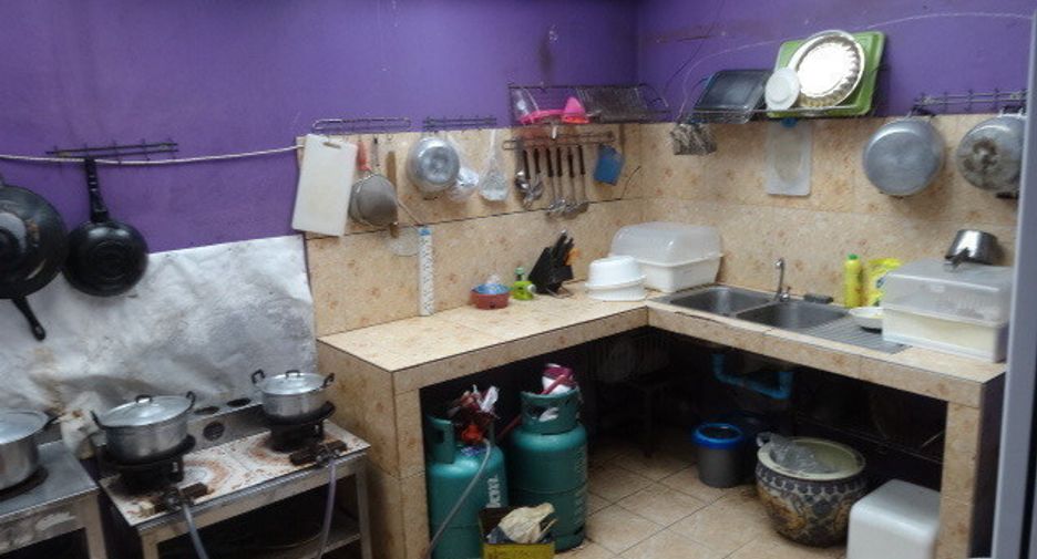For sale 6 bedrooms retail Space in Bang Khen, Bangkok