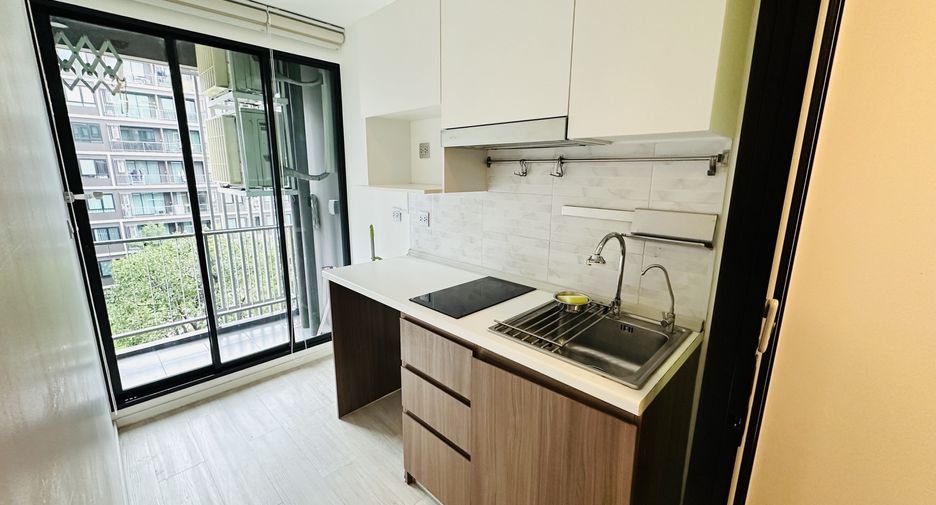 For sale 1 Beds condo in Lat Phrao, Bangkok