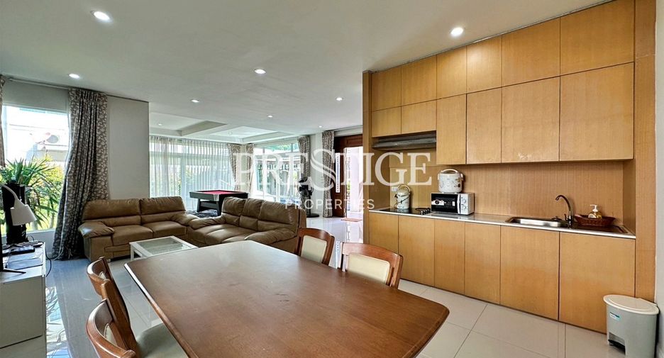 For sale 4 bedrooms house in Bang Lamung, Chonburi