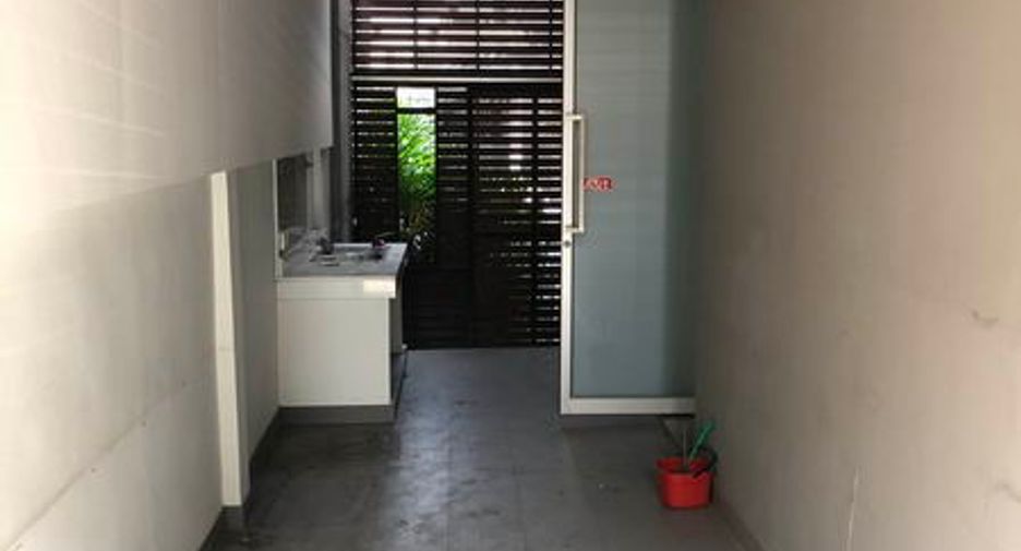 For rent 5 bed office in Huai Khwang, Bangkok