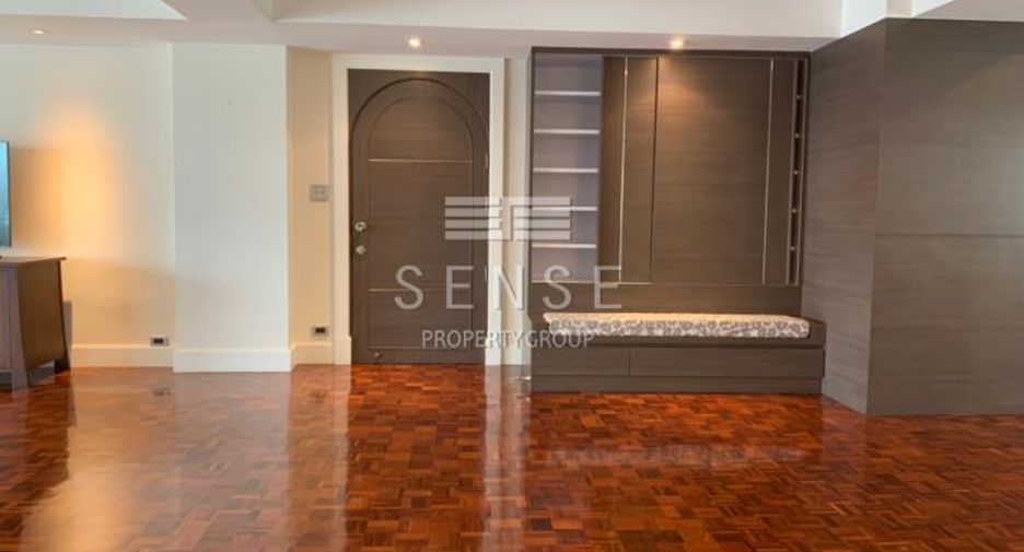 Condo en alquiler de 4 habitaciones en Watthana, Bangkok