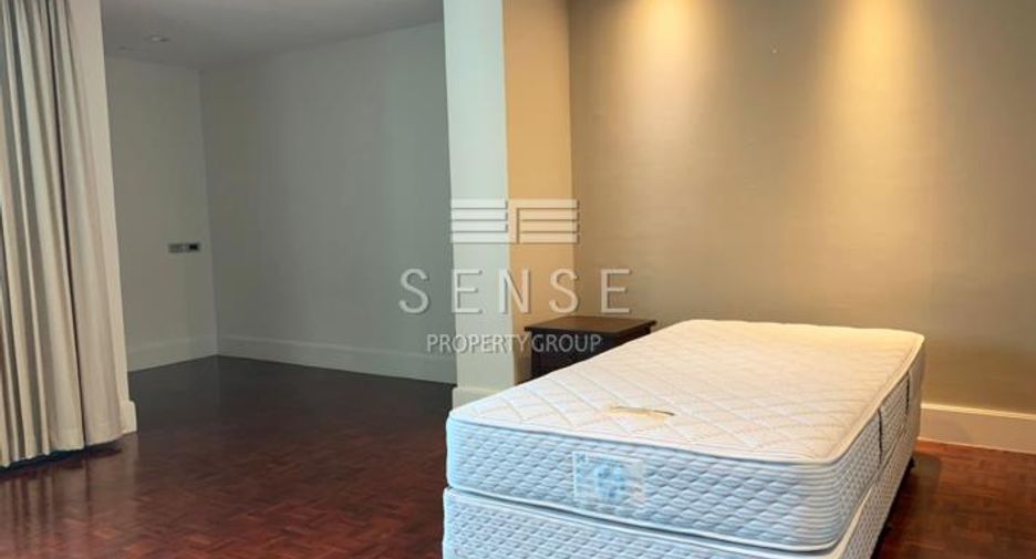 Condo en alquiler de 4 habitaciones en Watthana, Bangkok