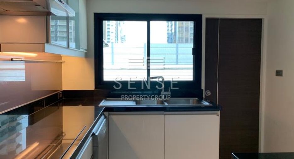 Condo en alquiler de 4 habitaciones en Watthana, Bangkok