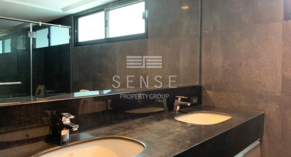 Condo en alquiler de 4 habitaciones en Watthana, Bangkok
