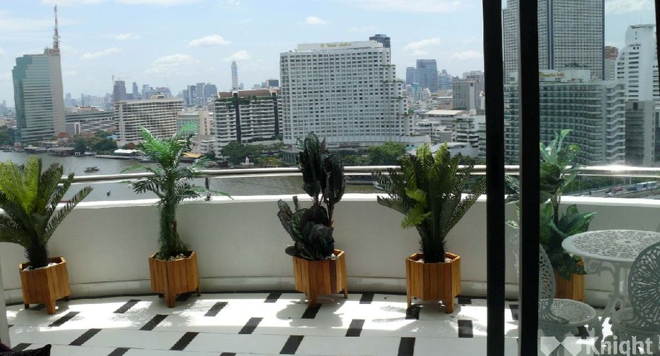 For sale 3 ベッドルーム condo in Sathon, Bangkok