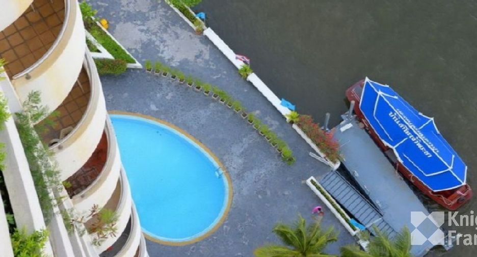 For sale 3 ベッドルーム condo in Sathon, Bangkok