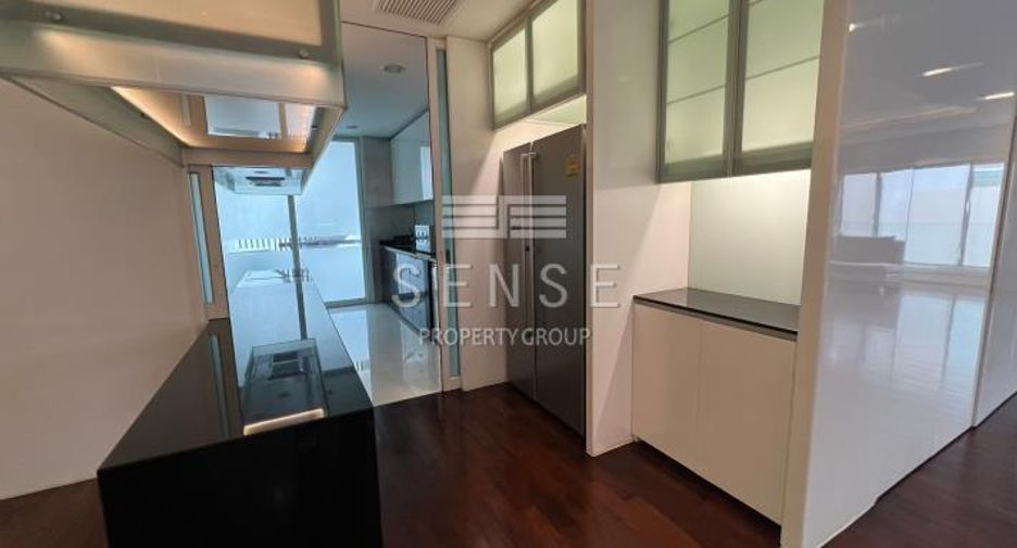 Condo en alquiler de 3 habitaciones en Pathum Wan, Bangkok
