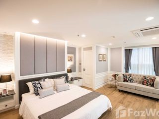 For sale 5 Beds condo in Huai Khwang, Bangkok