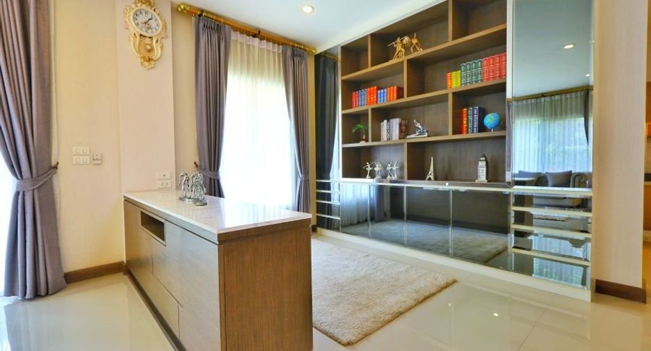 For sale 4 bedrooms house in Bang Khae, Bangkok