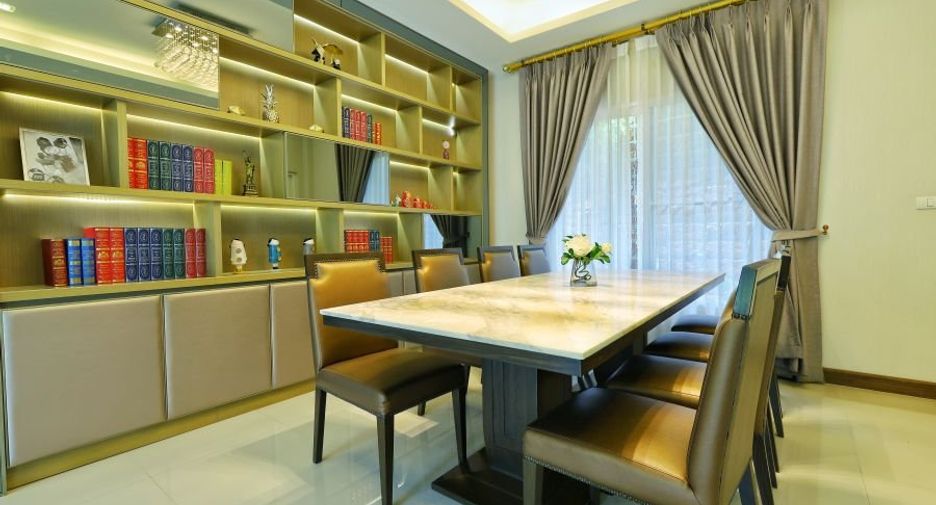 For sale 4 bedrooms house in Bang Khae, Bangkok