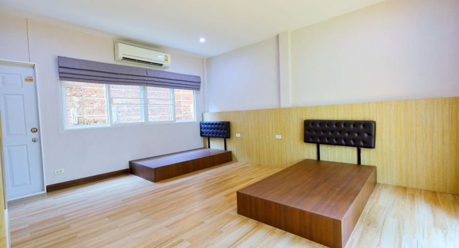 For sale 4 bedrooms house in Bang Khae, Bangkok