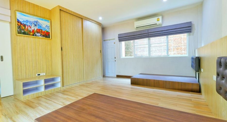 For sale 4 bedrooms house in Bang Khae, Bangkok